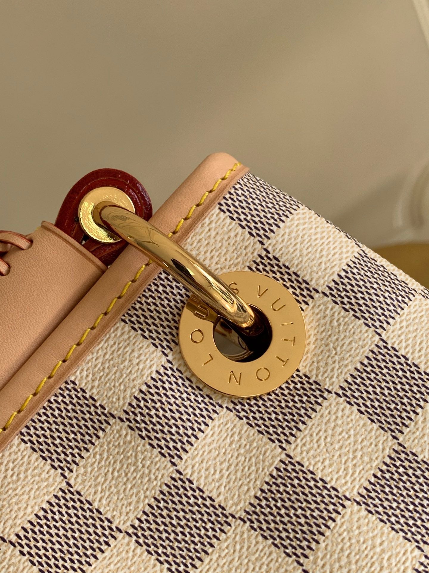 Bolsa Louis Vuitton Artsy Monograma MM