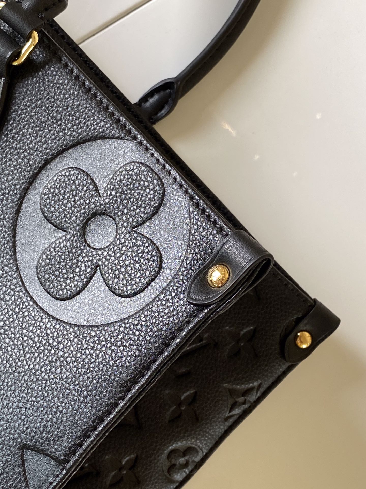 Bolsa Louis Vuitton ONTHEGO MM