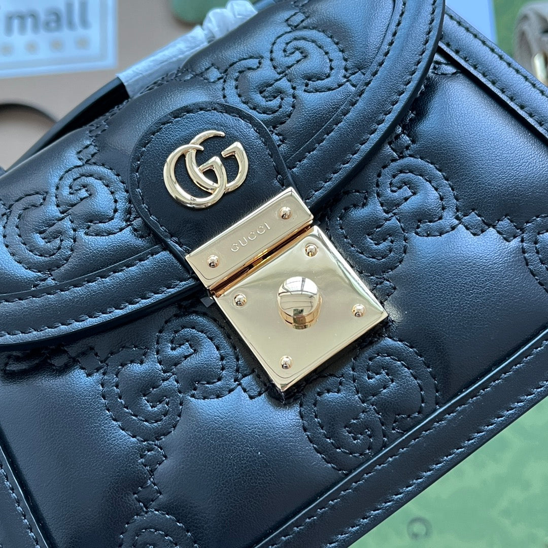 Bolsa Gucci GG matelassê Pequena com Alça Superior