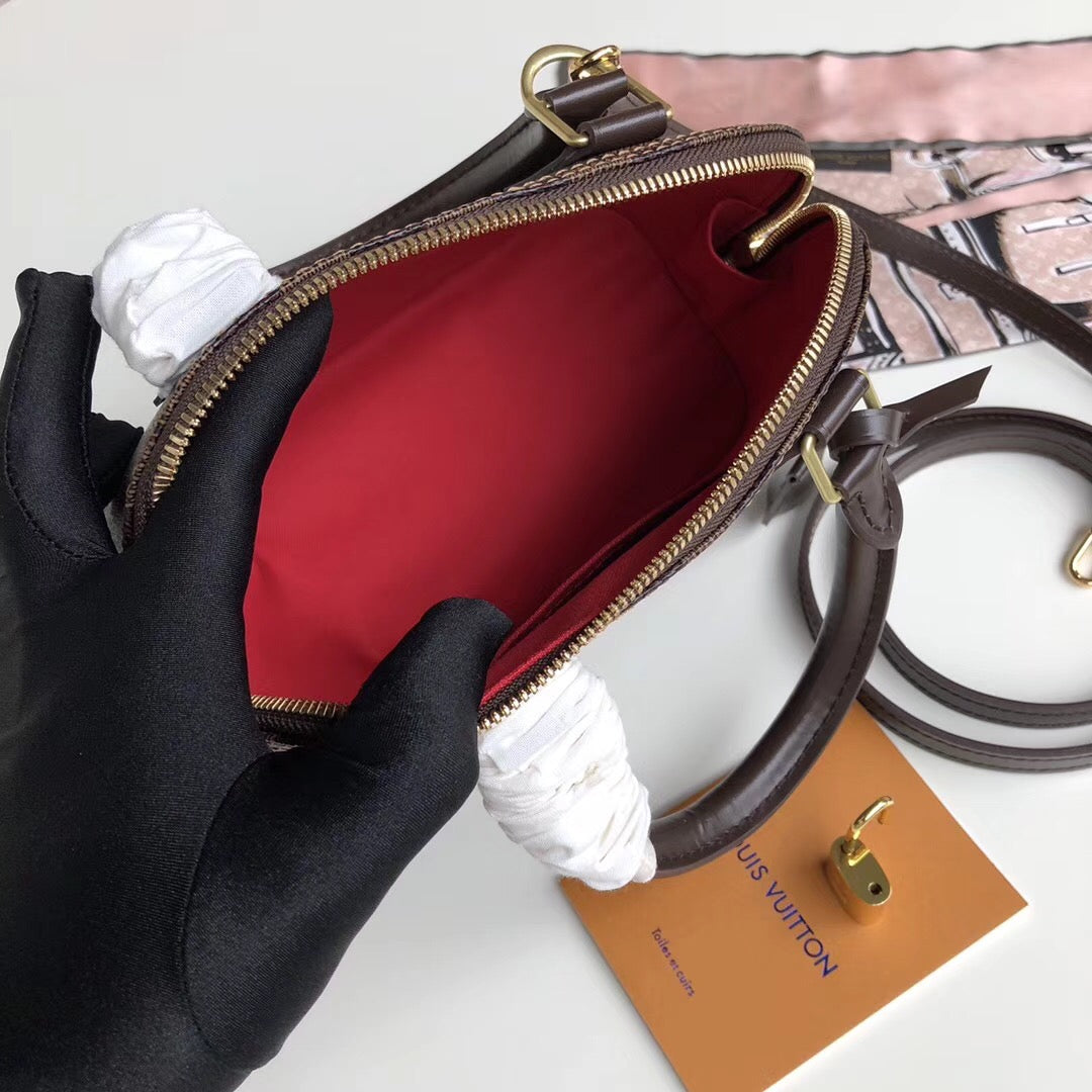 Bolsa Alma BB Louis Vuitton